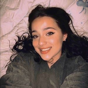 Meet your Posher, Lexie